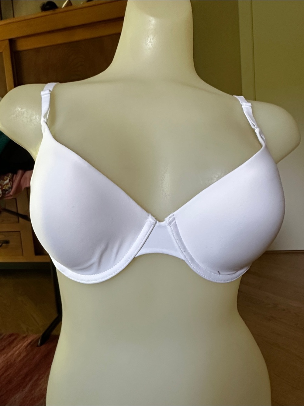 White T-Shirt Bra with Underwire - Classic Smooth Support Maidenform 36C